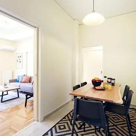 Cozy 3 Bedroom Retreat Next To Kolonaki - Greecing