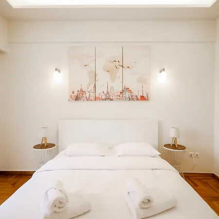 Cozy 3 Bedroom Retreat Next To Kolonaki - Greecing Athens