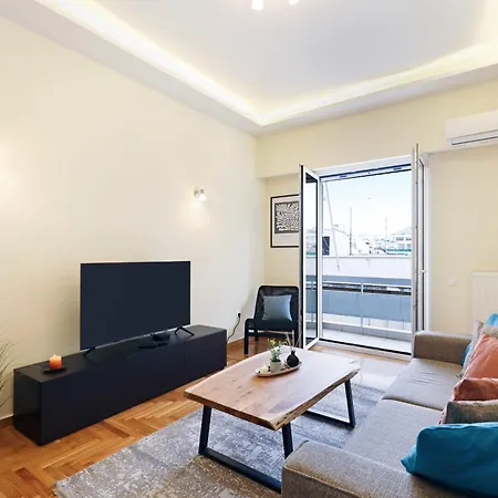 Cozy 3 Bedroom Retreat Next To Kolonaki - Greecing Apartment