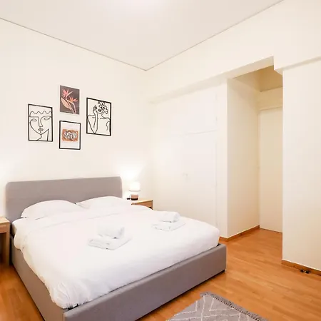 Cozy 3 Bedroom Retreat Next To Kolonaki - Greecing *